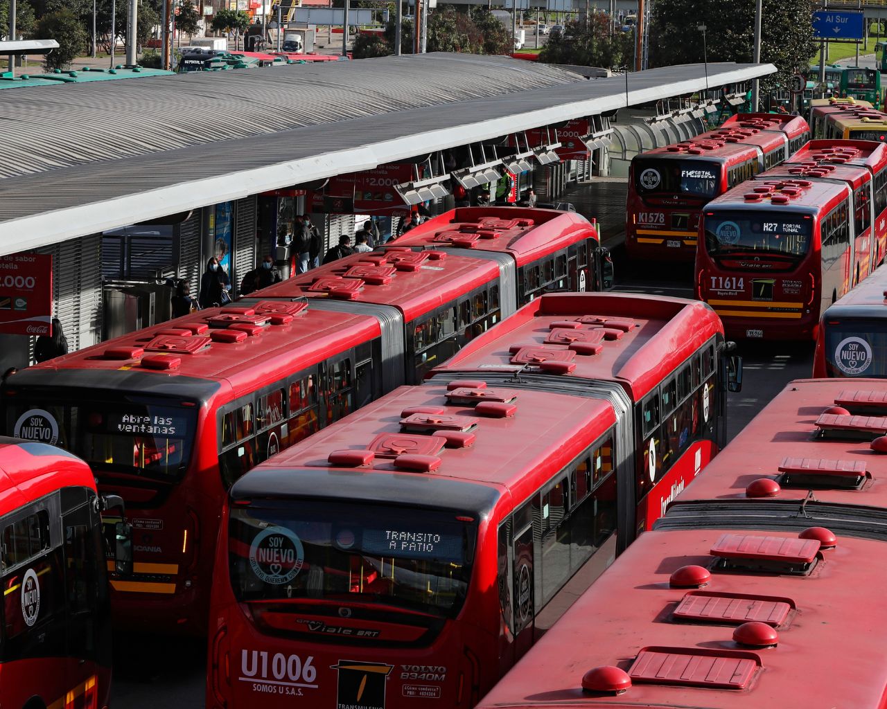 Volcamiento De Un Cami N Provoc Caos En La Movilidad Sobre La Avenida