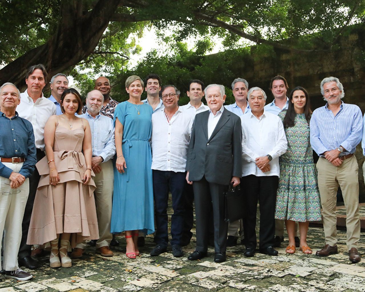 Petro y empresarios tras reunión