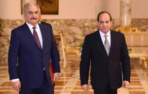 l mariscal Jalifa Haftar y el presidente de Egipto, Abdelfatá al Sisi - -/Egyptian Presidency/dpa - Archivo