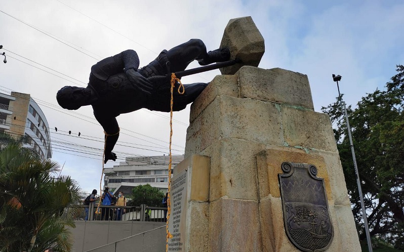 Derribos de estatuas en Colombia durante las últimas semanas
