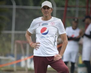 Alexandre Guimaraes, entrenador