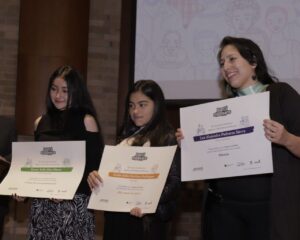 Evelin Martínez Rodríguez, Karen Sofía Díaz y Luz Alejandra Pedreros, escritoras