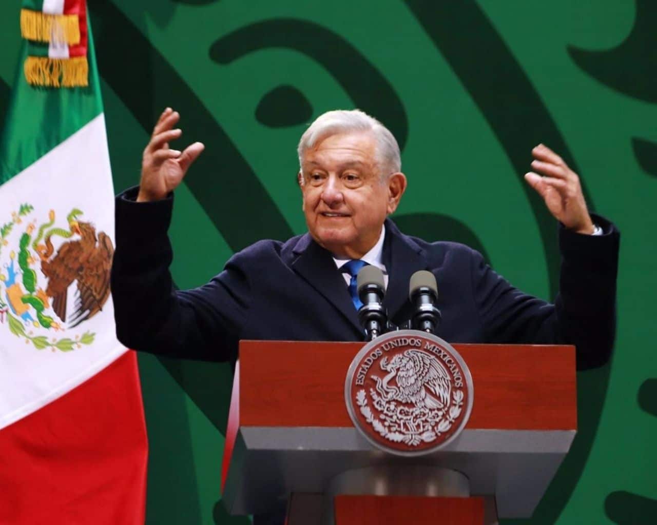 López Obrador pide prudencia y dice que la investigación es contra García Luna