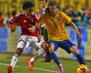 Juan Guillermo Cuadrado y Filipe Luiz, futbolistas