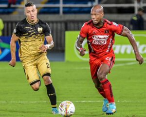 Mateo Puerta y Edwin Velasco, futbolistas